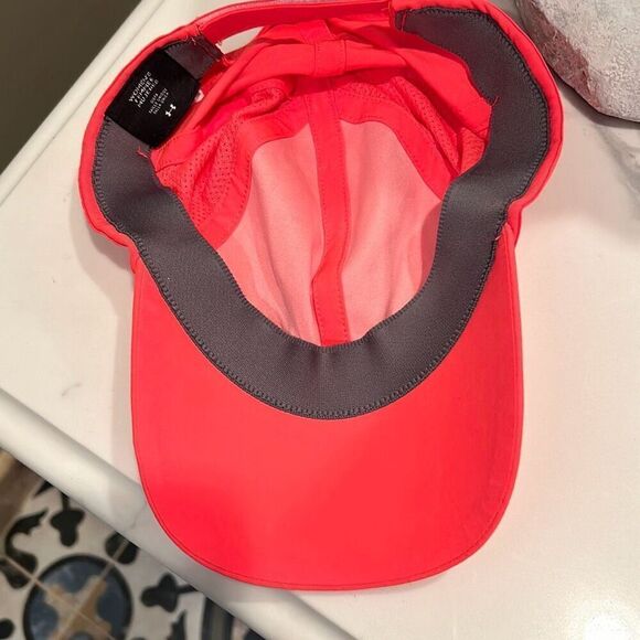 Under Armour Coral Lightweight Hat - Picture 4 of 5
